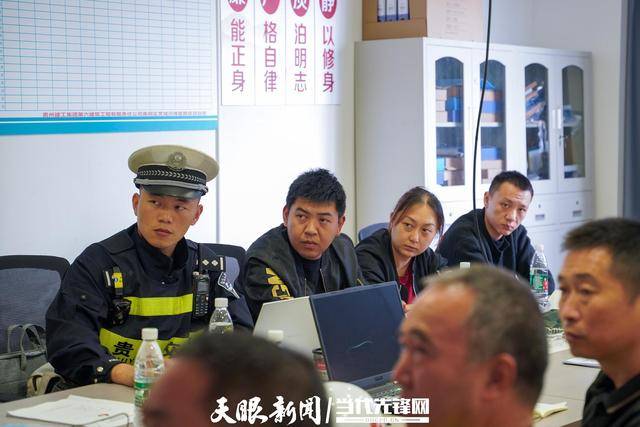 交通安全宣传进工地，提升工人交通安全意识