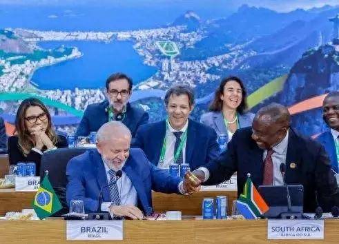 G20巴西峰会签署公报，美法德领导人都不在场，这事“诡异得很”