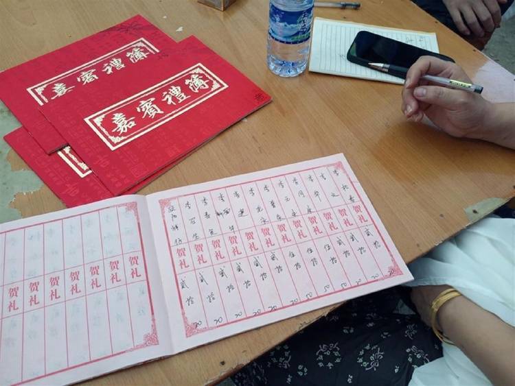 湖南一村庄流行“一斤肉价随礼”，村民：每桌酒席成本控制在300元