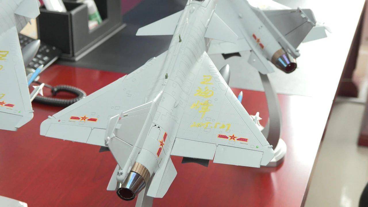 歼-10C总师:签不完,根本签不完…