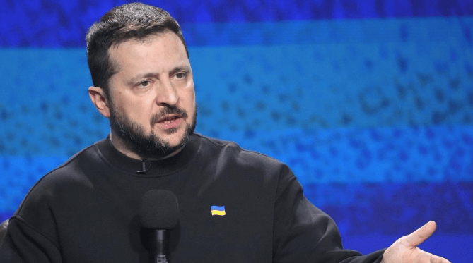 泽连斯基当着全世界的面,向中方喊出一句话,关键时刻,特朗普对俄态度大变,事情果然不简单