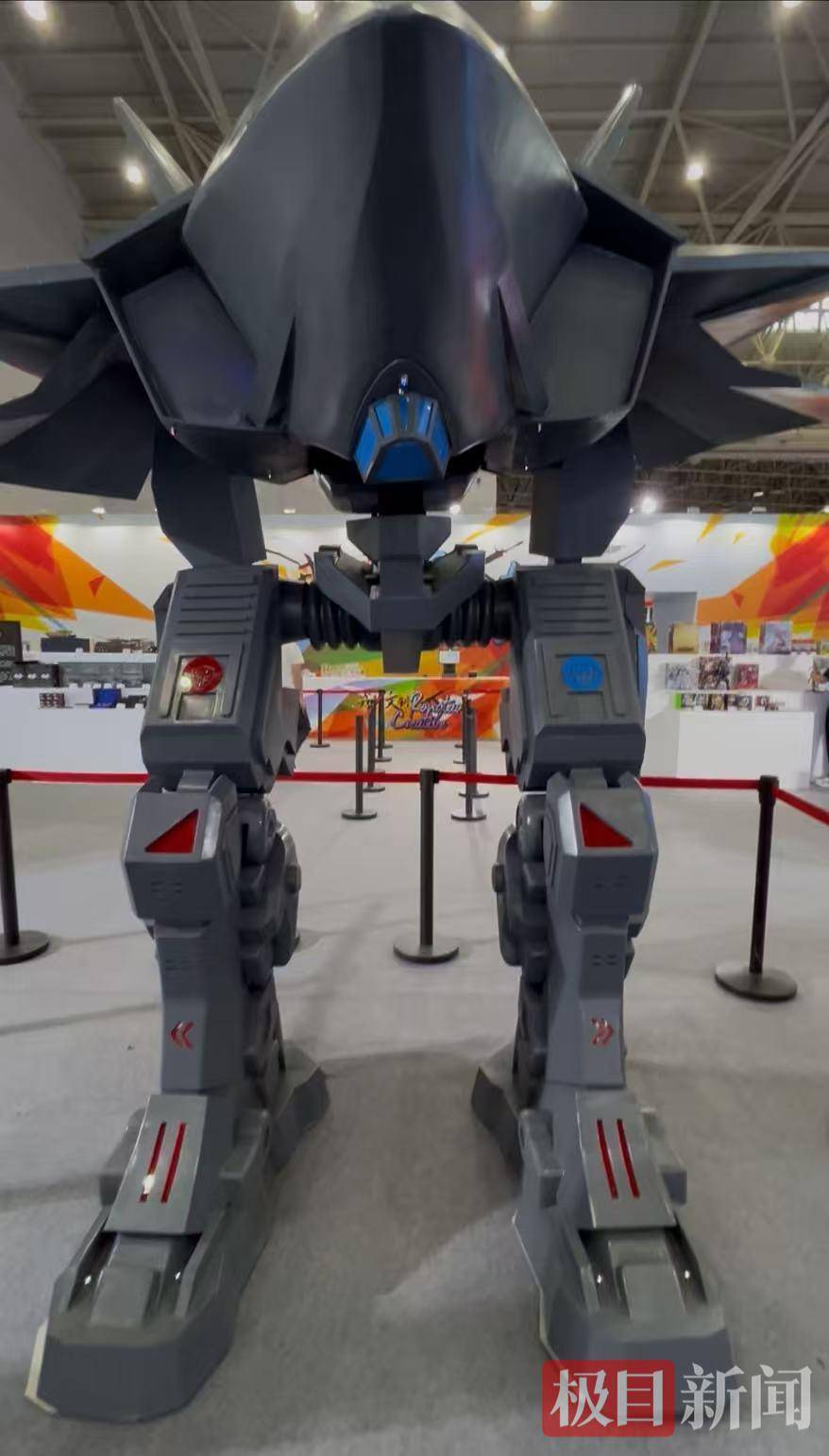 弹出福建舰,变身“机器人”!歼-35战机机甲重磅亮相