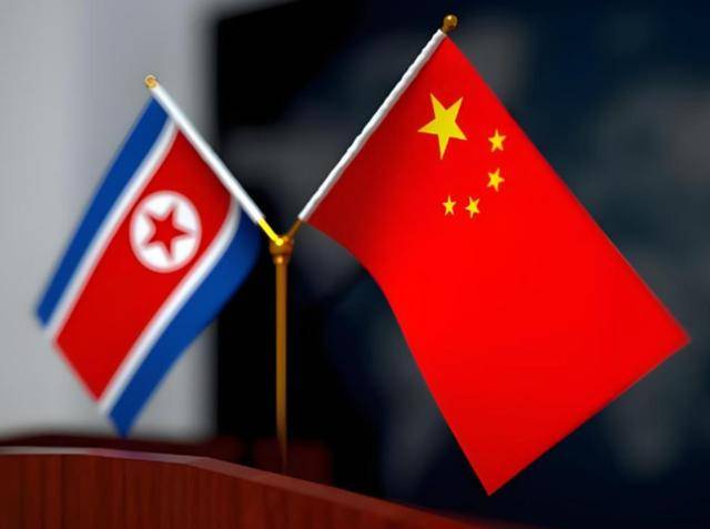 朝外相飞抵中国，有2件事要办！金正恩在阅兵前打出关键牌