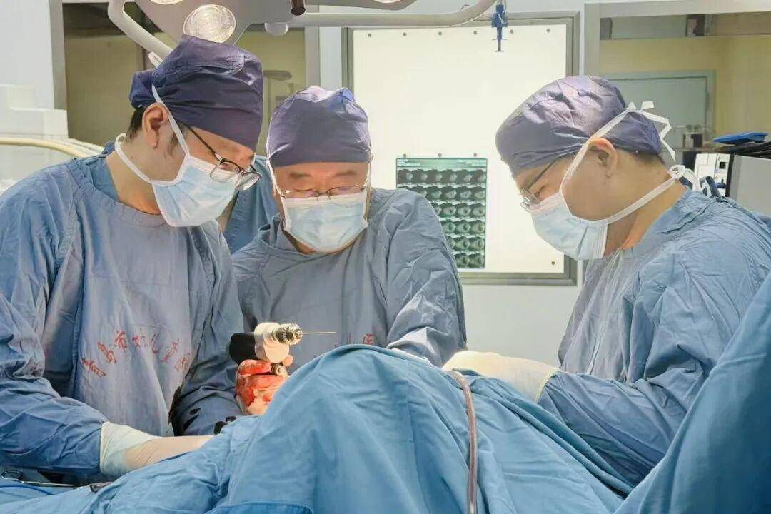 “大医院专家来了，我们在社区看病，也更放心了”