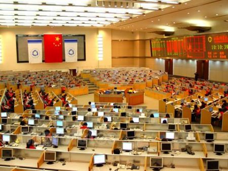 我国证券交易所(我国证券交易所现行竞价方式有)